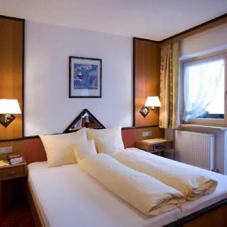 Hotell Eggerwirt 3*